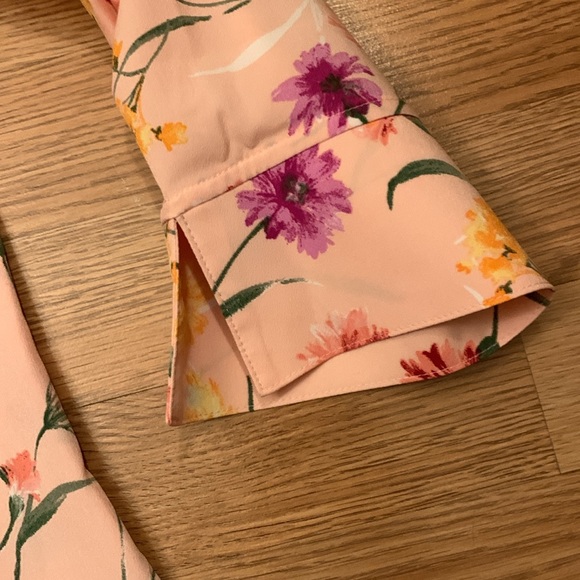 Paige Investments NWT Pink Floral Popover Blouse - Picture 6 of 13